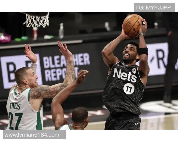 足球明星现场观战篮网比赛感受篮球魅力与激情碰撞的精彩瞬间