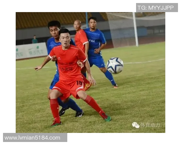 中国足球明星大赛盛况空前球迷热情高涨见证传奇对决 中国足球明星大赛盛况空前球迷热情高涨见证传奇对决