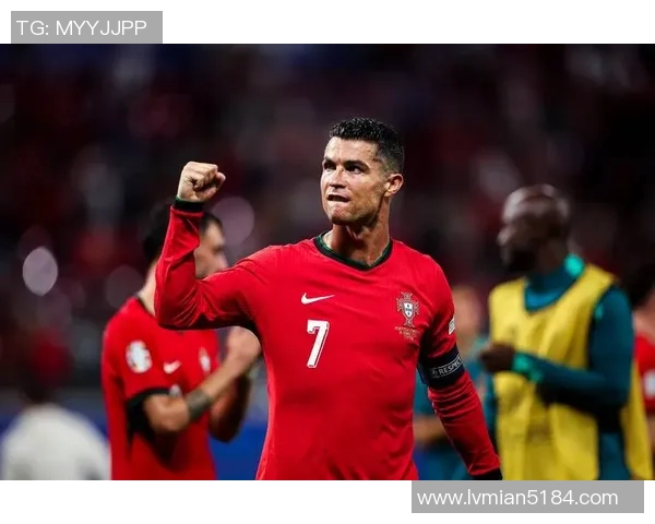 足球明星C罗重返曼联的辉煌历程与传奇时刻回顾 足球明星C罗重返曼联的辉煌历程与传奇时刻回顾